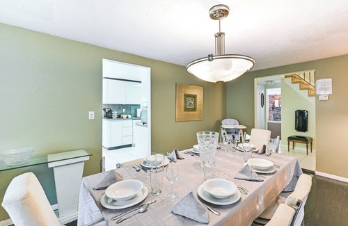 Hauppauge House | Tranquil & Pet-Friendly Estate on Long Island!