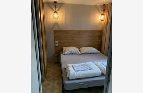 Wechelderzande Ski Chalet | Tranquil pine forest chalet in Antwerp Kempen