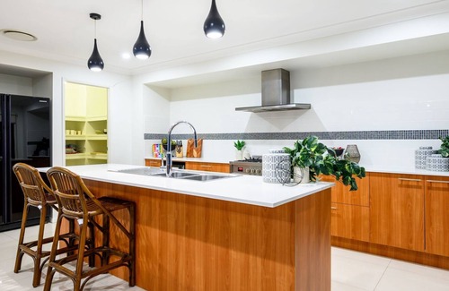 Bridgeman Downs Apartment | Tranquil Retreat Spacious Home with Pool