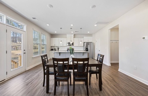Clayton House | Tranquil Retreat on Echo Canyon Dr