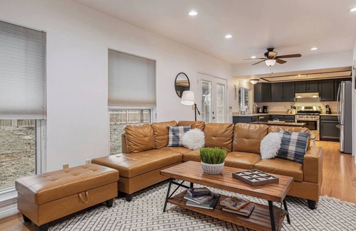 North Central Westminster House | Tranquil Retreat | Sauna | Master Suite | Lrg Yard