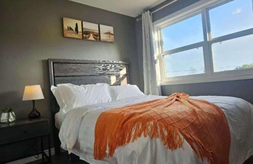 North River Villa | Tranquil Riverside Abode