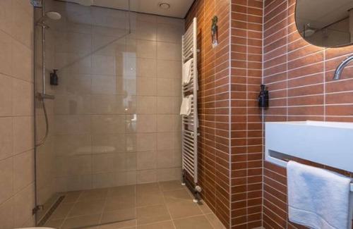 Vierhouten Hotel | Tranquil Room w/Balcony Perfect for Outdoor Adventures