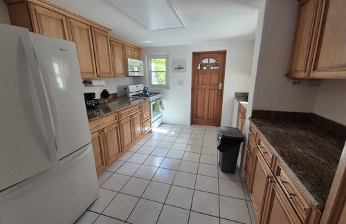 Pembroke Apartment | Tranquil, Roomy Getaway - Close to City of Hamilton
