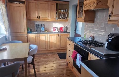 Kells Apartment | Tranquil unit close to Kells