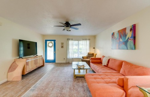South Venice House | Tranquil Venice Escape with Private Backyard Oasis!