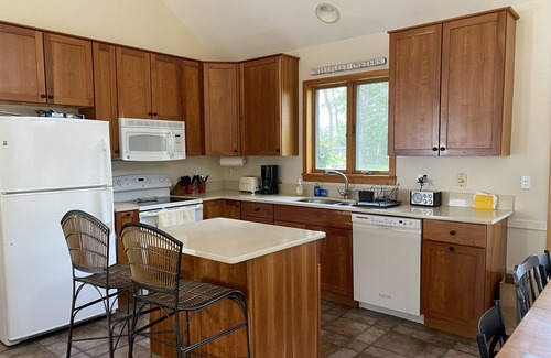 Wellfleet Cottage | Tranquil Views of Drummer Cove (1321)