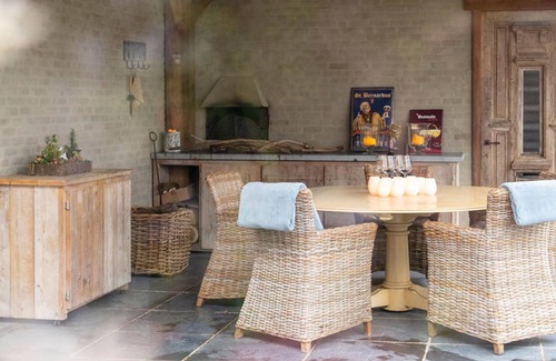 Balen House | Tranquil villa in Vlaanderen with terrace