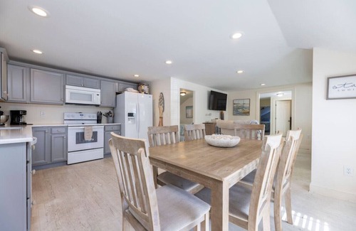 Noank Apartment | Tranquil Waterfront in Groton