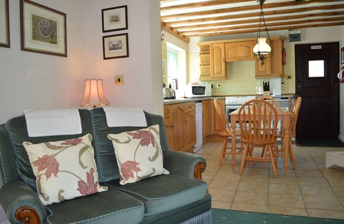 St Leonards-On-Sea Cottage | Tranquil, well-equipped Cottage in historic '1066 Country'.