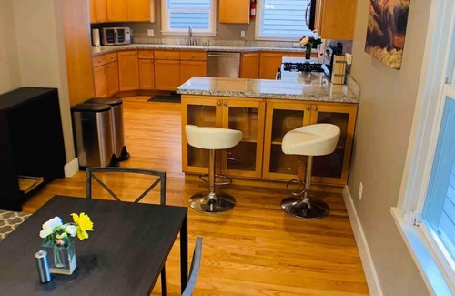 Leschi House | Tranquility 1.9 mi from downtown, hospitals & sports