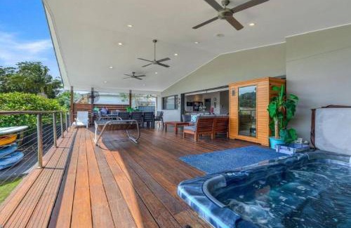 Woy Woy Apartment | Tranquility with Spa & Jetty