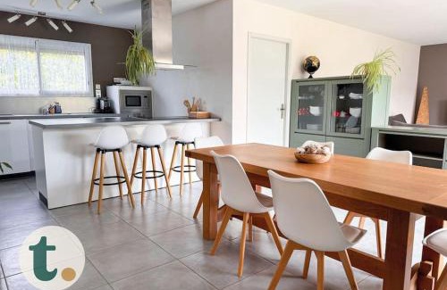 Mesnard-la-Barotiere House | Tranquiloue - Maison moderne - Proche PuyduFou