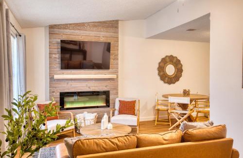 Moultrie Apartment | Travel for work - Stylish 3 BDR - Southern Georgia