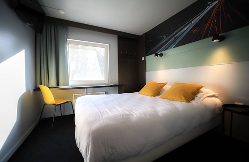 Kruishoutem Hotel | Travel Hotel Kruisem