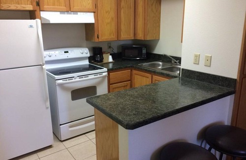 Atlanta Hotel | Travel Inn & Suites