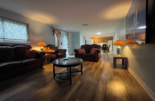Courtice House | Travelers Home -3 Bedroom Home