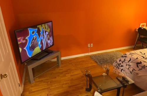 Courtice Apartment | Travelers Home