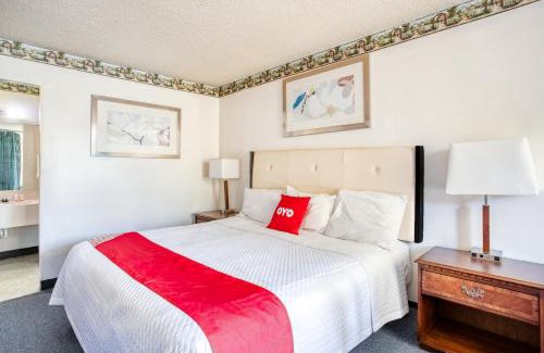 Templeton Hotel | Travelers Inn By OYO, Templeton VA