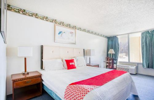 Templeton Hotel | Travelers Inn By OYO, Templeton VA