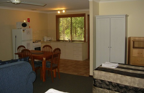 Mundaring Hotel | Travellers Rest Motel