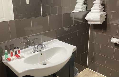 Lindsay Hotel | Travelodge by Wyndham Lindsay