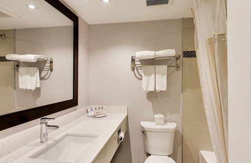Cambridge Hotel | Travelodge by Wyndham Cambridge - Waterloo