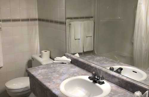 Rigaud Hotel | Travelodge by Wyndham Rigaud