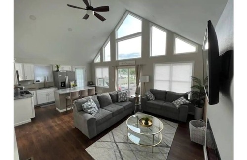 Treasure Lake Ski Chalet | Treasure Lake Home, hot tub, partial Lake view and walking distance to beach