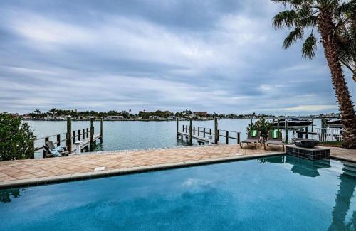 Treasure Island House | Treasure Trove Buccaneer | Waterfront with a Pool