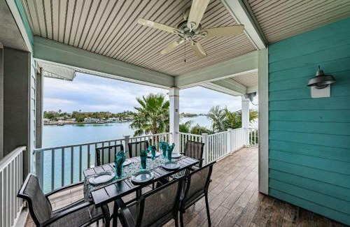 Treasure Island House | Treasure Trove Buccaneer | Waterfront with a Pool