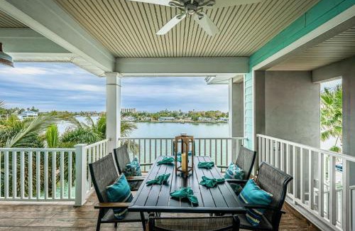 Treasure Island House | Treasure Trove Flying Dutchman