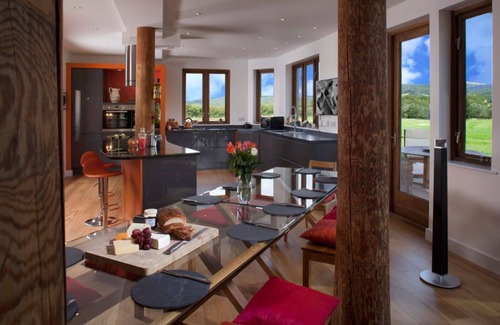Malvern Other | Tree House, Luxury Country House, Hot Tub, Malvern, Sleeps 6+ Award Winning :)A+