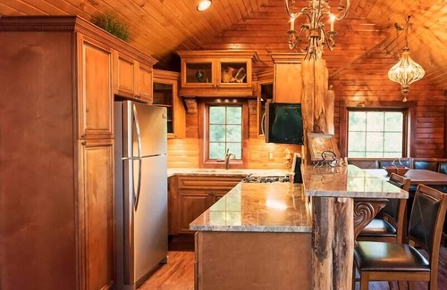 Cottage Grove House | Tree House Luxury Stay