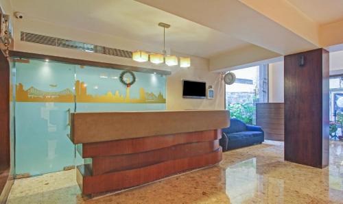 Dharmatala Hotel | Treebo Premium Dee Empresa, Park Street