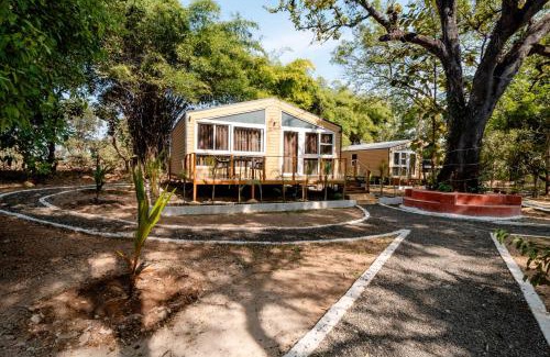 Avarghani Hotel | Treebo Premium Mowgli's Den, Pench