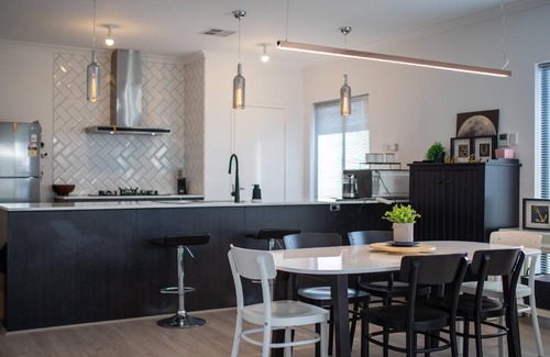 Treeby House | Treeby's Finest Family Home - 4 BDR 2BTH