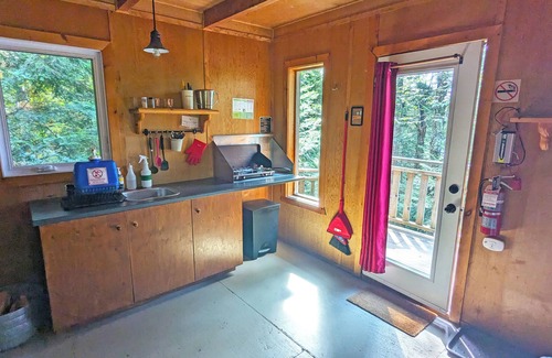 Saint-Faustin-Lac-Carre House | Treehouse #03 (Lakefront)