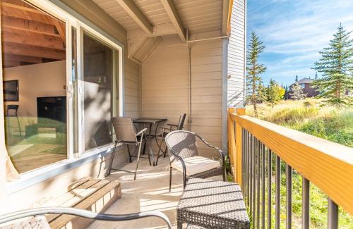 Wildernest House | Treehouse #107, Building G by Summit Country Mountain Retreats