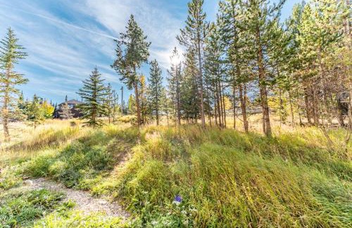 Wildernest House | Treehouse #107, Building G by Summit Country Mountain Retreats