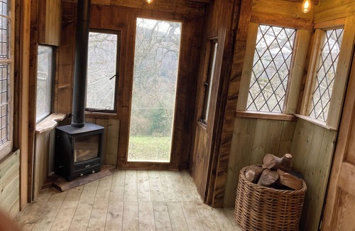 Abergele Cabin | Treehouse Cabin Wilderness Escape