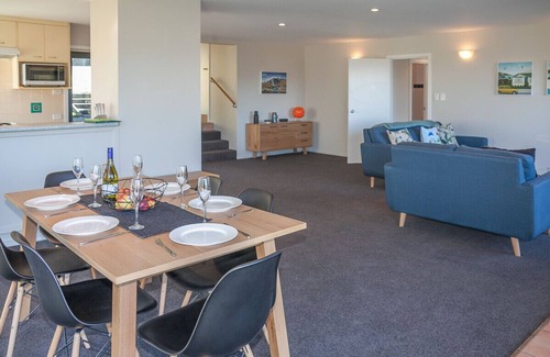 Hanmer Springs House | Treetop Lodge - Acheron Holiday Home