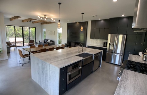 Apache Shores Villa | Treetop Modern Oasis Lakeway