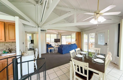 Village of Four Seasons Apartment | Treetop House in Forest 3BD/3BA/Deck/Pools/Grill/Dock-Sleeps 8PP