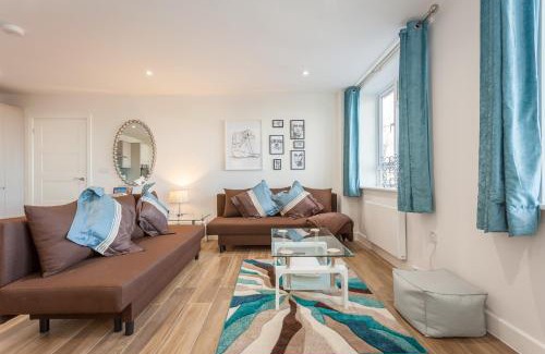 Fenny Stratford Apartment | Treetops Apartment
