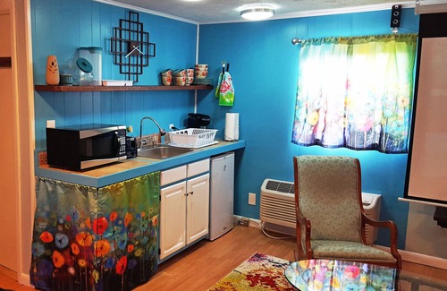 Chevy Chase Apartment | Treetops Solar Sanctuary