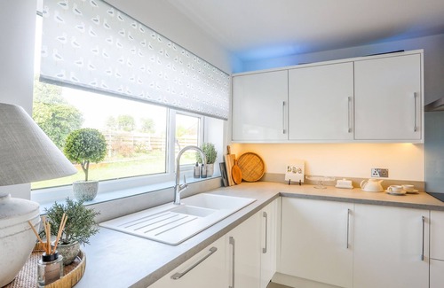 Mynytho House | TREM YNYS, luxury holiday cottage, with hot tub in Abersoch