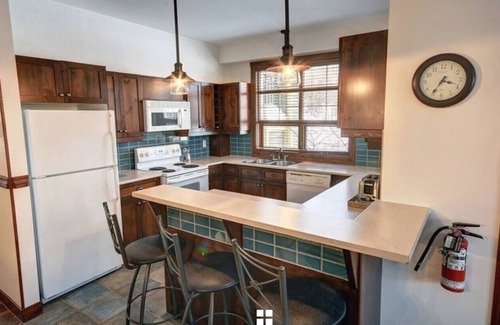 Tremblant-Les-Eaux Apartment | Tremblant-Les-Eaux 209-2 - Tremblant a Louer