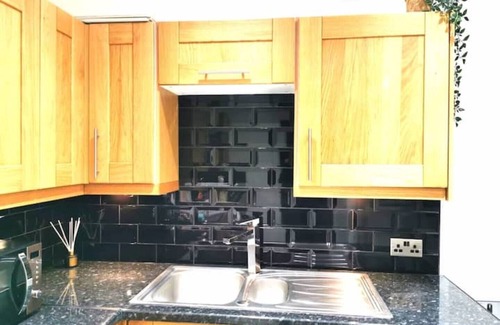 South Camberwell House | Trendy 1 Bed Home In Peckham - Sleeps Up To 4