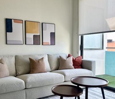 Wilshire Montana Apartment | Trendy 2BD 2BTH Apt steps from Downtown Santa Monica!